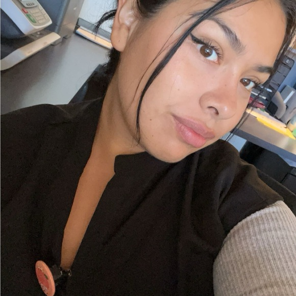 Meet your Posher, Leah - Picture 1 of 1